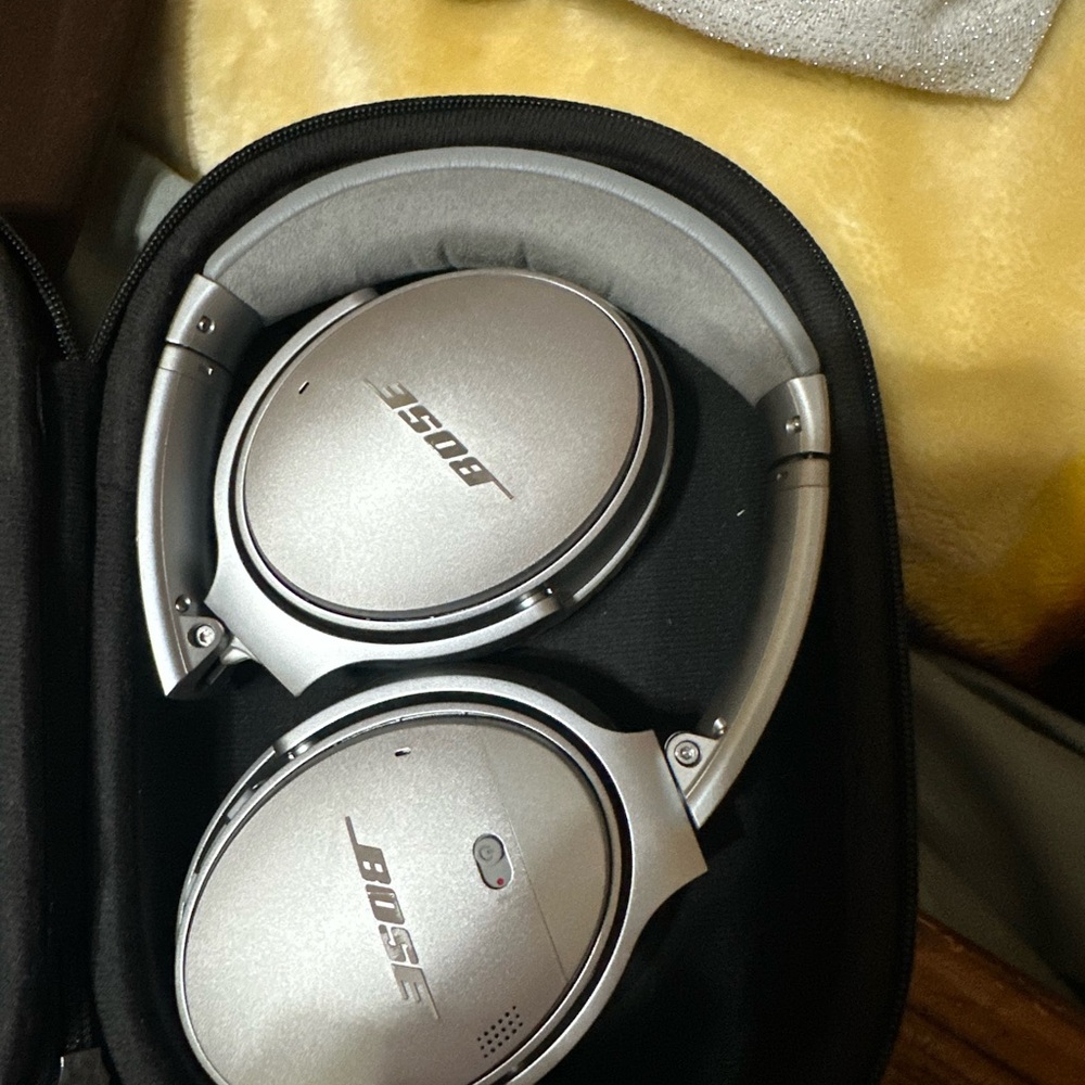 Bose Silver Wireless Headphones